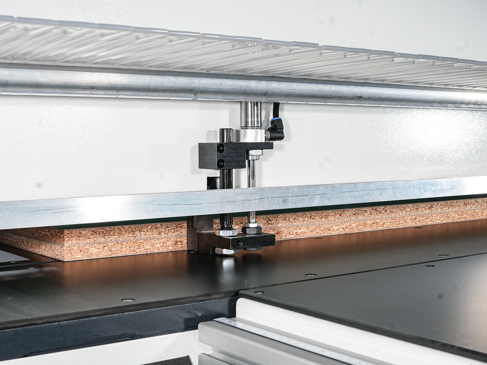 SAWTEQ O-100 Panel dividing saw for single panels and small series