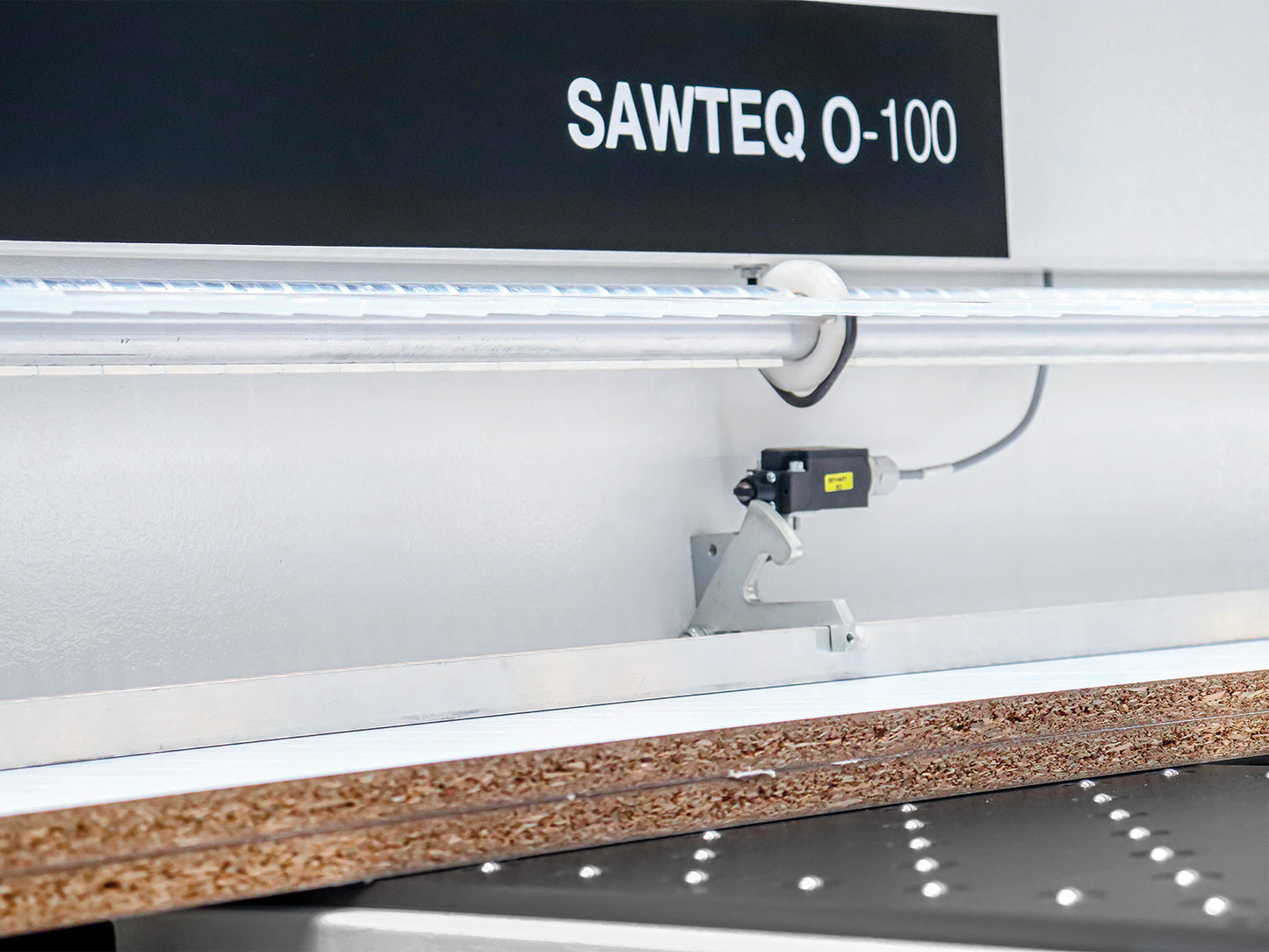 SAWTEQ O-100 Panel dividing saw for single panels and small series
