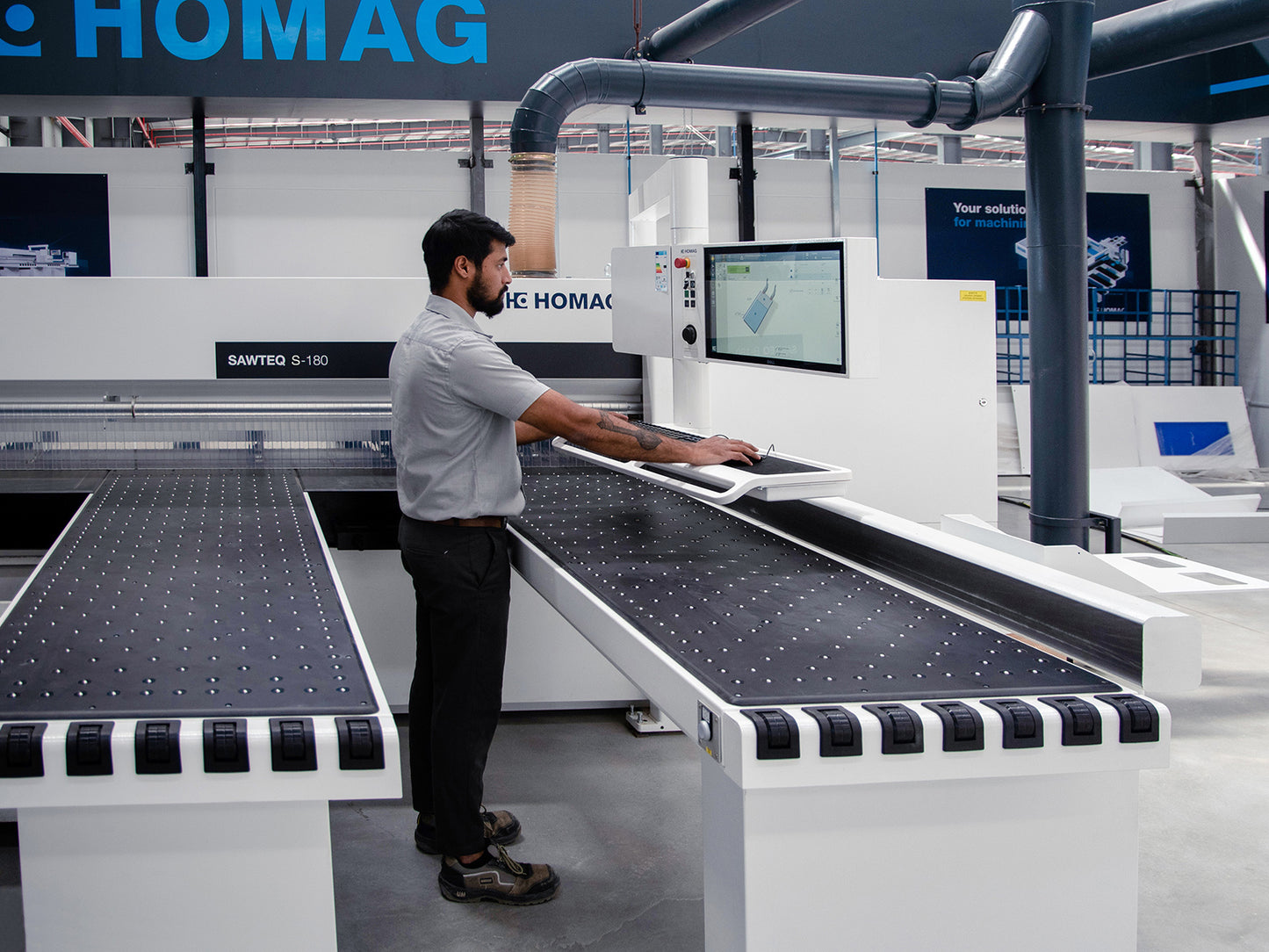 SAWTEQ S-180 Panel Dividing Saw with power, precision and flexibility